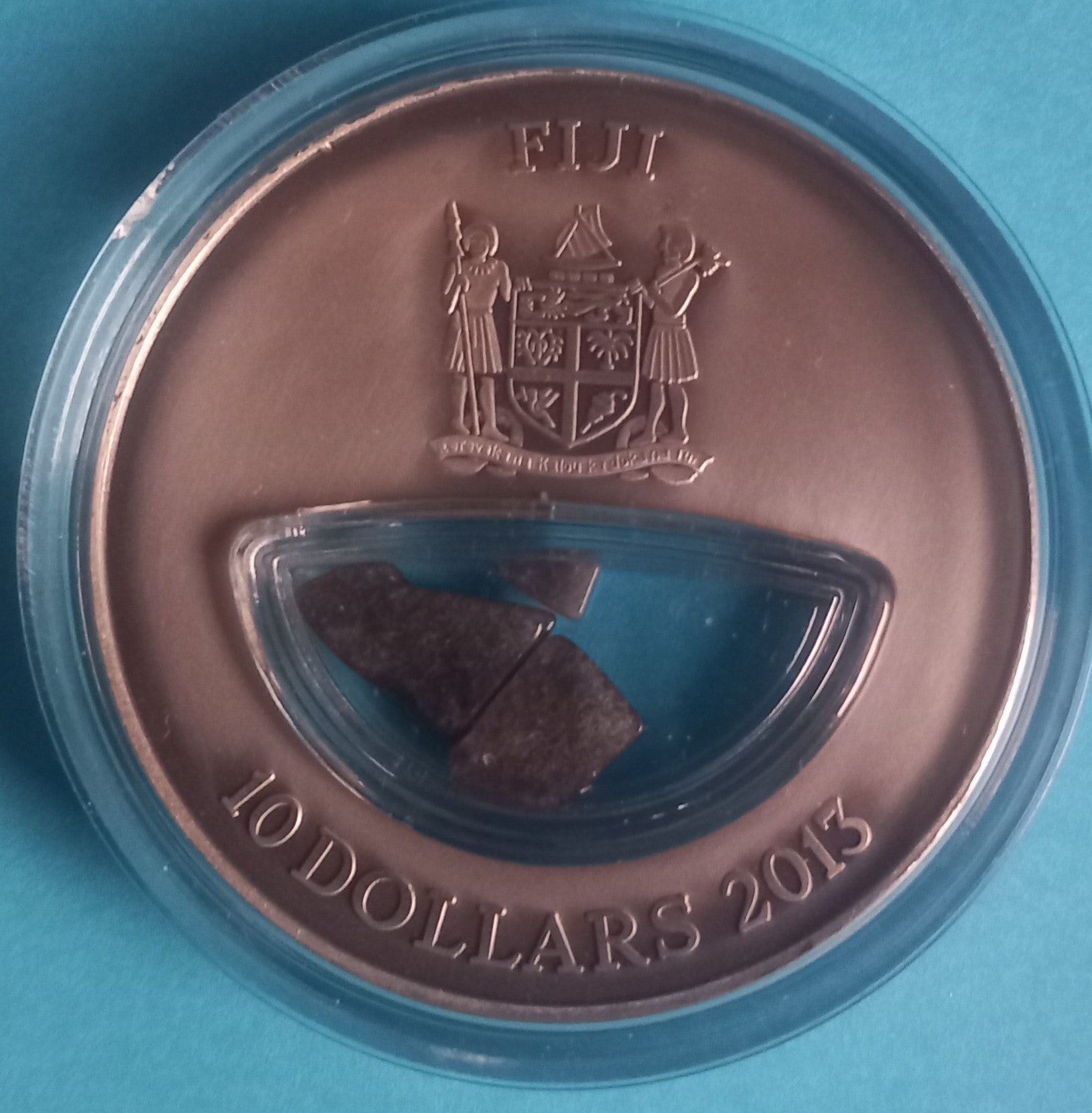 we-sell-the-best-fidschi-silbermunze-10-dollars-2013-awatscha-russland-inlay-mit-echten-vulkansteinen-fashion_1.jpg